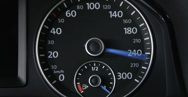 2011 Volkswagen Scirocco R  第8張相片