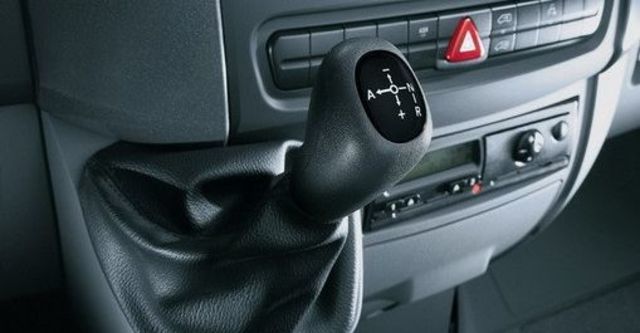 2010 Volkswagen Crafter 30 Kombi 2.5 TDI MWB  第4張相片