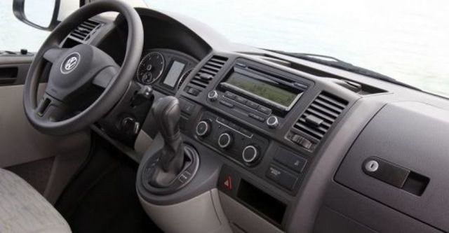 2010 Volkswagen Kombi 2.0 TDI 客車  第5張相片