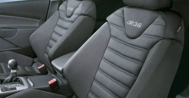 2010 Volkswagen Passat Variant R36  第8張相片