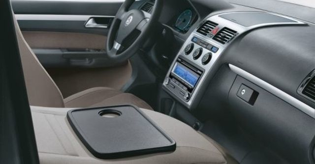 2010 Volkswagen Touran 1.9 TDI  第5張相片