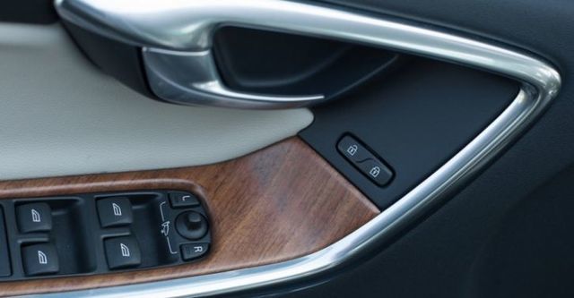 2015 Volvo XC60 T5 R-Design  第8張相片