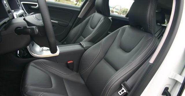 2013 Volvo V60 T5 R-Design  第5張相片