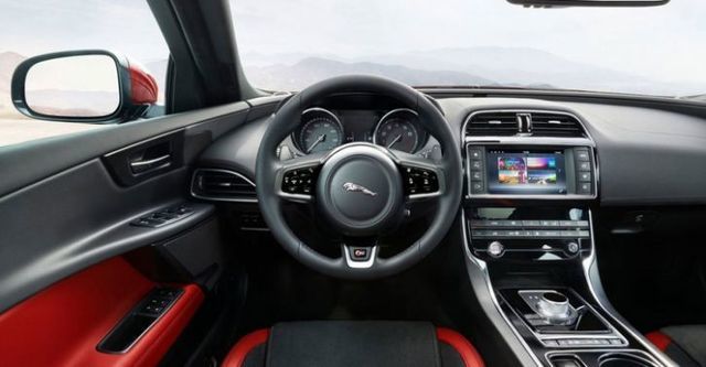 2015 Jaguar XE S  第9張相片