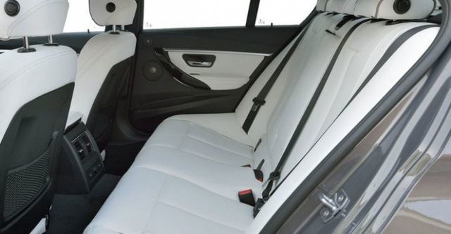 2016 BMW 3-Series Sedan 320i M Sport  第9張相片