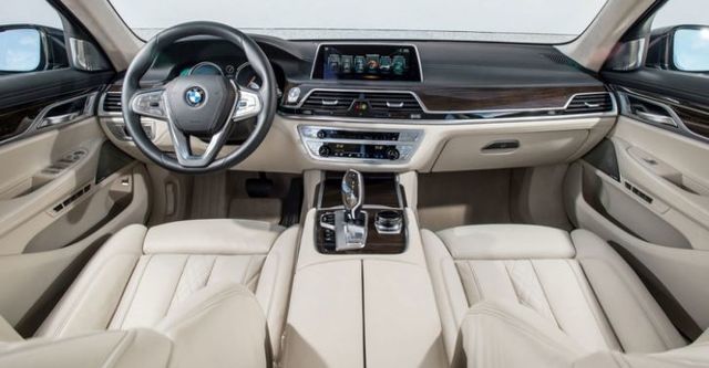 2016 BMW 7-Series 740i  第7張相片