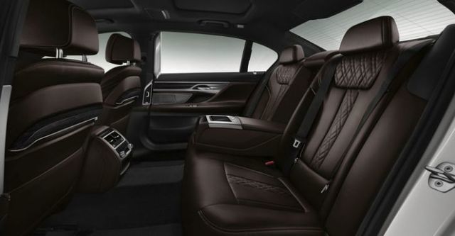 2016 BMW 7-Series 740Li  第10張相片