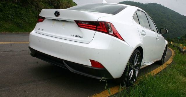 2016 Lexus IS 300h F Sport Navi版  第2張相片