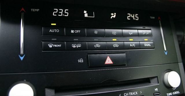 2016 Lexus IS 300h頂級Navi版  第10張相片