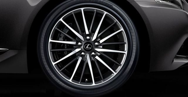 2016 Lexus LS 460 F-Sport  第4張相片