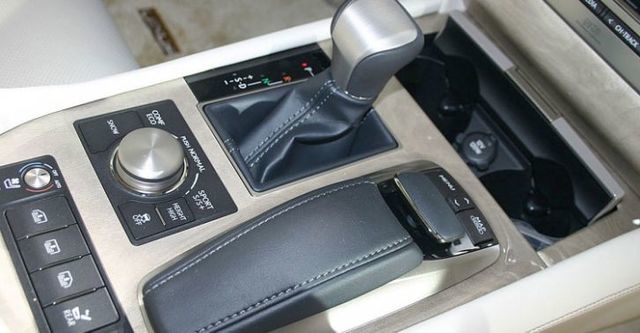 2016 Lexus LS 460L首席長軸版  第7張相片