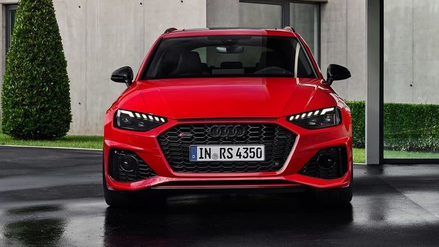 2021 Audi A4 Avant RS4  第4張相片