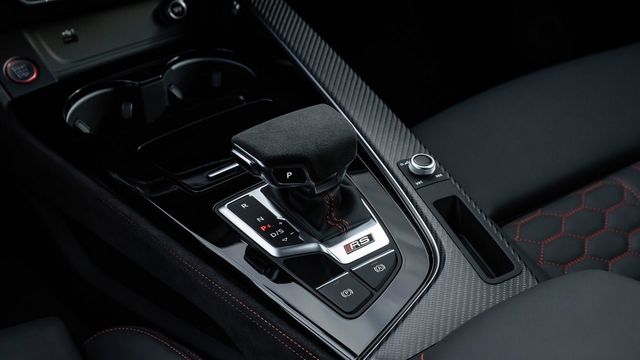 2021 Audi A4 Avant RS4  第8張相片