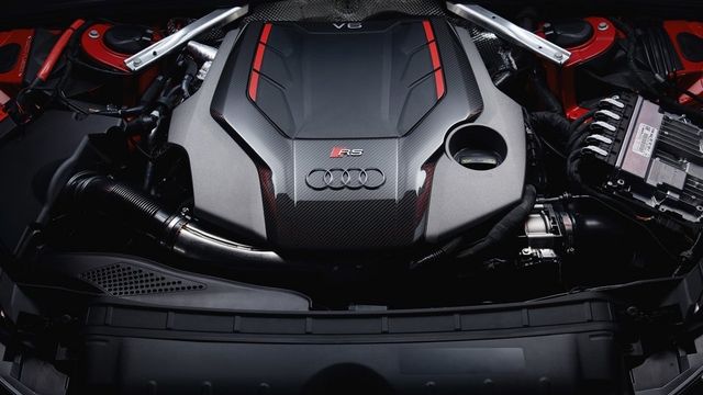 2021 Audi A4 Avant RS4  第10張相片