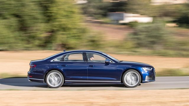 2021 Audi A8 S8  第3張相片