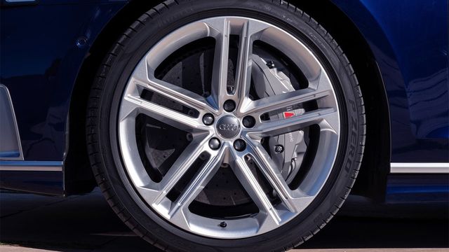 2021 Audi A8 S8  第5張相片