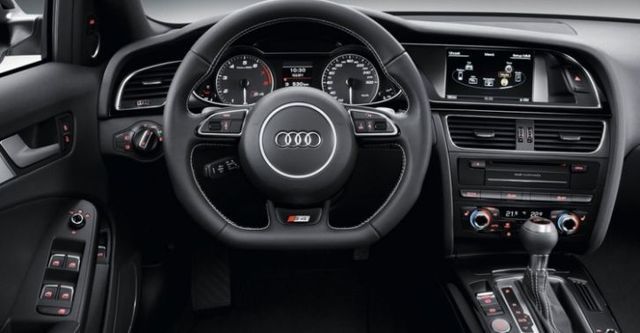 2016 Audi A4 Avant S4  第6張相片