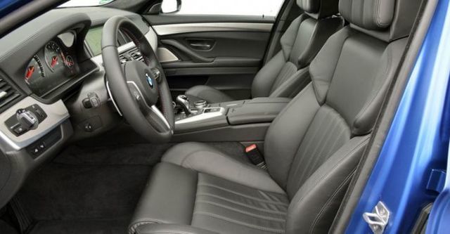 2016 BMW 5-Series Sedan M5  第10張相片
