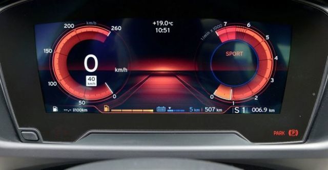 2016 BMW i8 Coupe  第8張相片