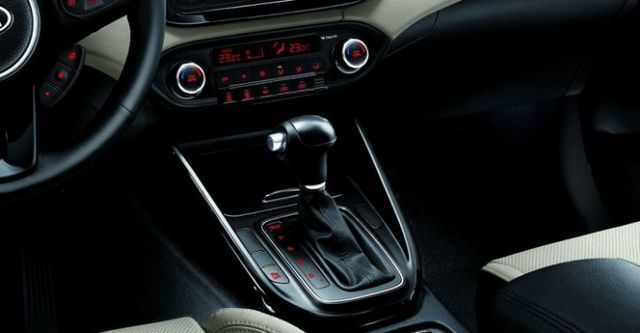 2016 Kia Carens 豪華版  第8張相片
