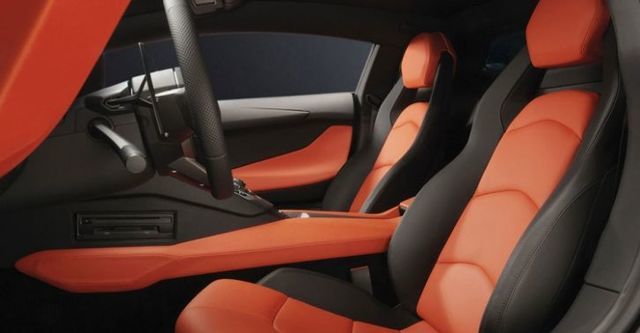 2016 Lamborghini Aventador LP 700-4  第7張相片