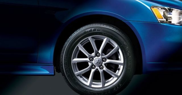 2016 Mitsubishi Lancer Sportback 1.8炫目版享樂型  第4張相片