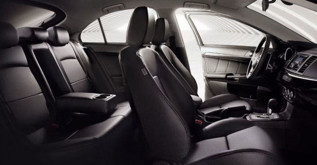 2016 Mitsubishi Lancer Sportback 1.8炫目版享樂型  第9張相片