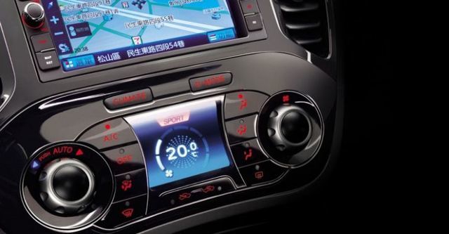 2016 Nissan Juke 1.6渦輪增壓奔放天窗版  第8張相片