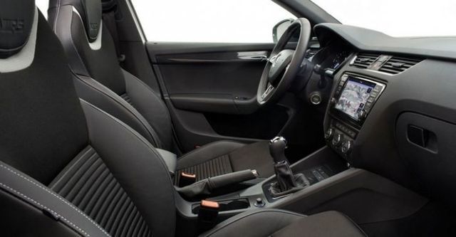 2016 Skoda Octavia Combi RS 2.0 TSI  第8張相片