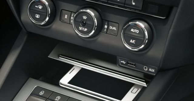 2015 Skoda Octavia Sedan 1.6 TDI Elegance  第9張相片
