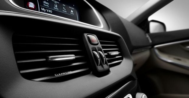 2018 Volvo V40 D4安全運動版  第10張相片