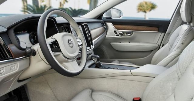 2017 Volvo V90 D4 Momentum  第6張相片