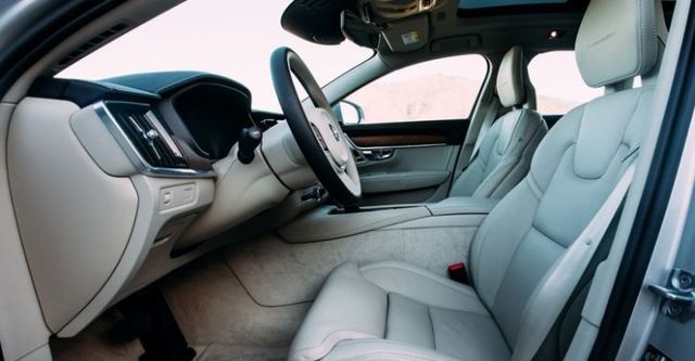 2017 Volvo V90 T5 Momentum  第7張相片