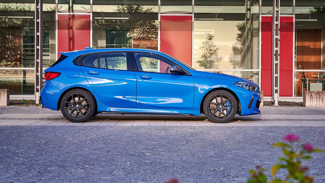 2021 BMW 1-Series M135i xDrive  第2張相片