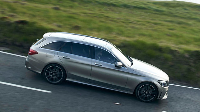 2021 M-Benz C-Class Estate C300星夜版  第3張相片