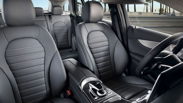 2021 M-Benz C-Class Estate C300星夜版  第7張相片