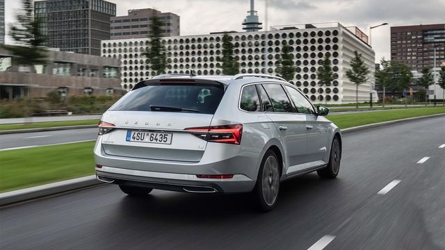 2021 Skoda Superb Combi 2.0 TSI Sportline  第3張相片