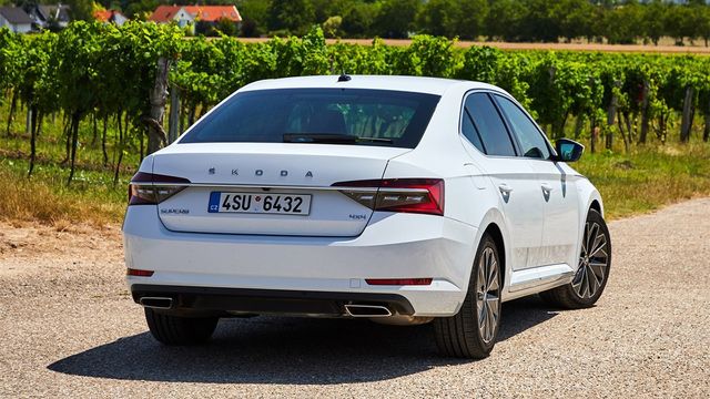 2021 Skoda Superb Sedan 2.0 TSI Sportline  第3張相片