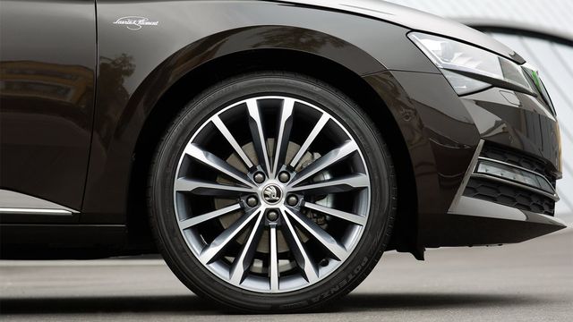 2021 Skoda Superb Sedan 2.0 TSI L&K尊榮動力版  第4張相片