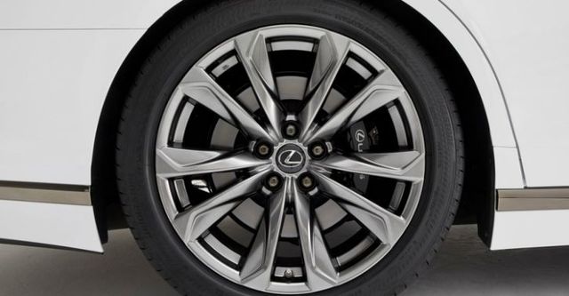 2018 Lexus LS 500 F Sport版  第5張相片