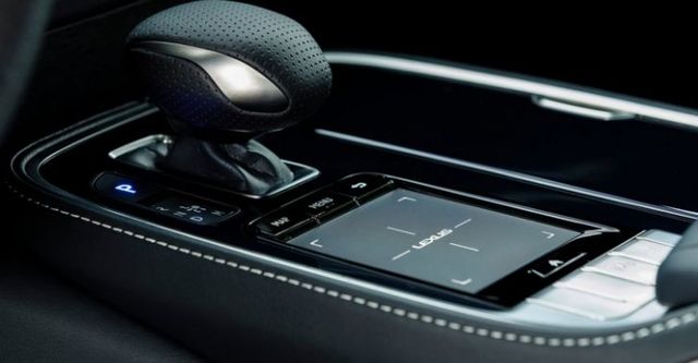 2018 Lexus LS 500 F Sport版  第8張相片