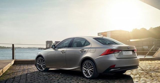 2018 Lexus IS 300h頂級Navi版  第2張相片