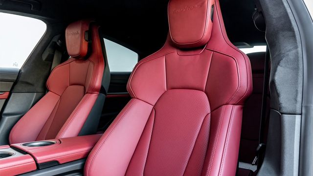 2021 Porsche Taycan Turbo S  第8張相片