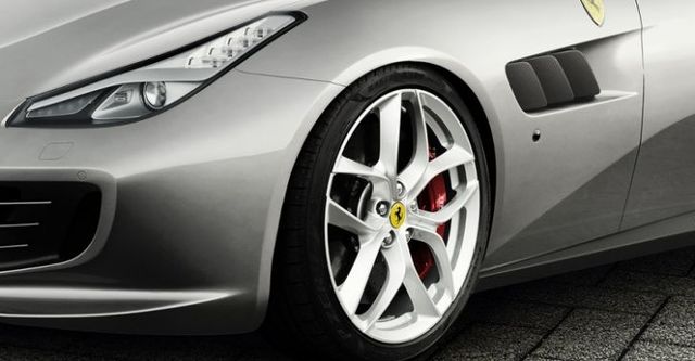 2018 Ferrari GTC4 Lusso T V8  第2張相片