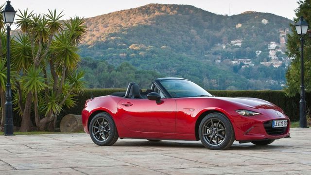 2021 Mazda MX-5 2.0 Red Top  第2張相片