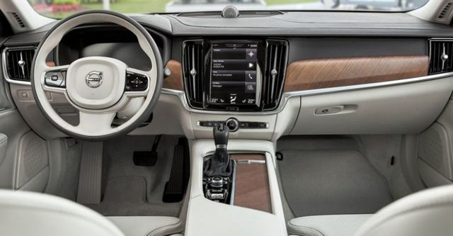 2018 Volvo V90 D4 Momentum  第10張相片