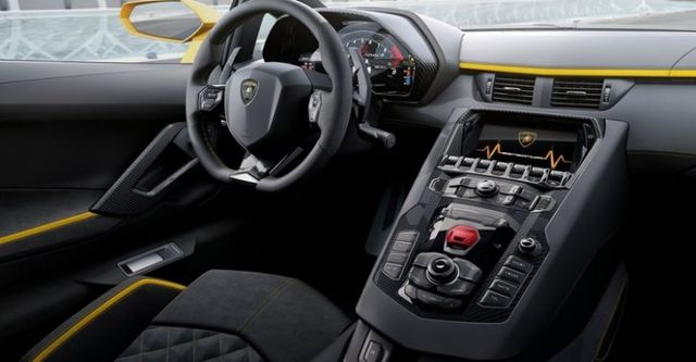 2018 Lamborghini Aventador S Coupe V12  第8張相片