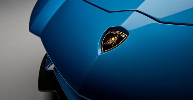 2018 Lamborghini Aventador S Roadster V12  第2張相片