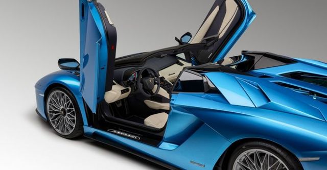 2018 Lamborghini Aventador S Roadster V12  第5張相片