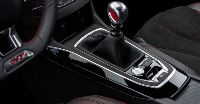 2018 Peugeot 308 GTi  第7張相片